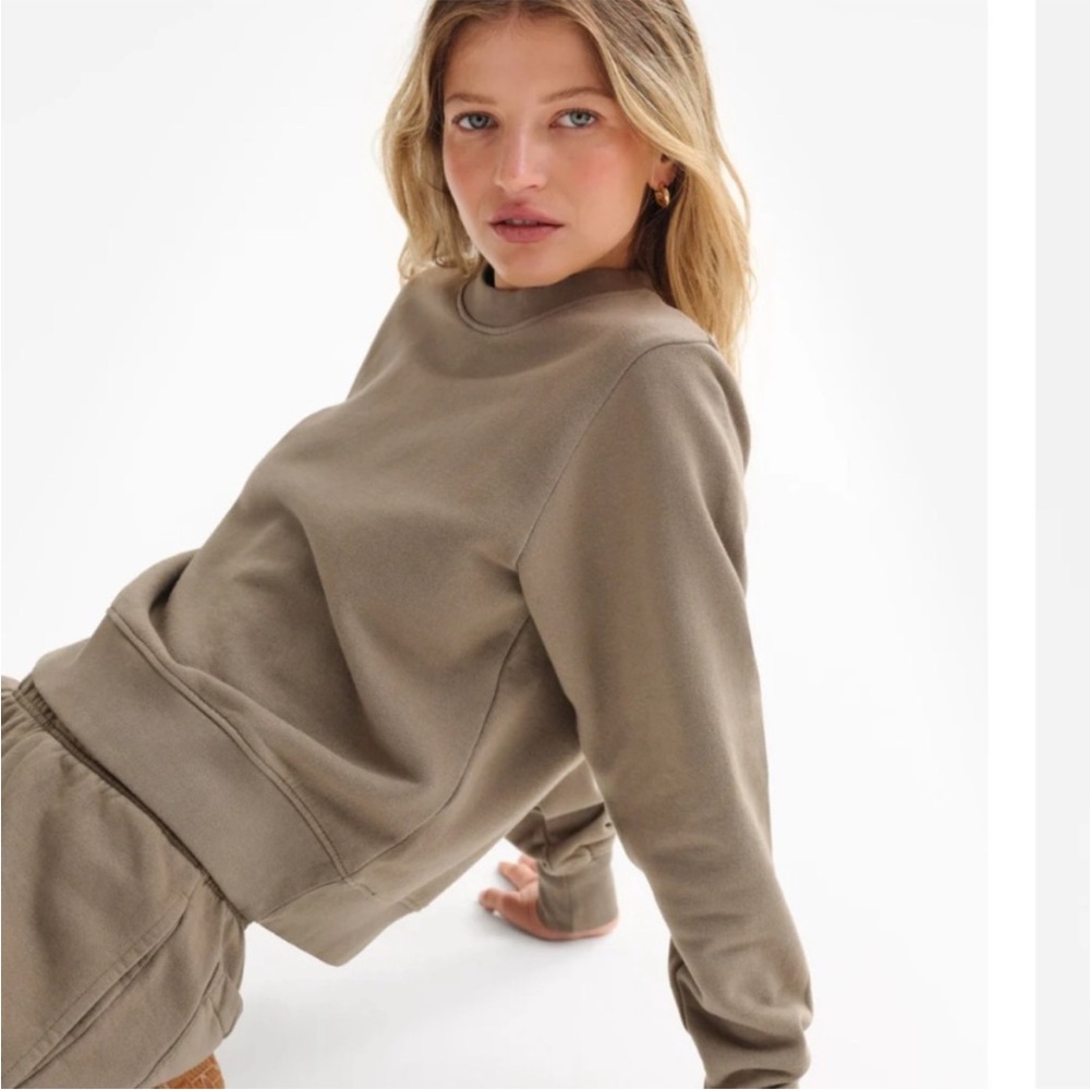 MATE The Label Shrunken Crew Neck Sweatshirt Pebble Gray Large